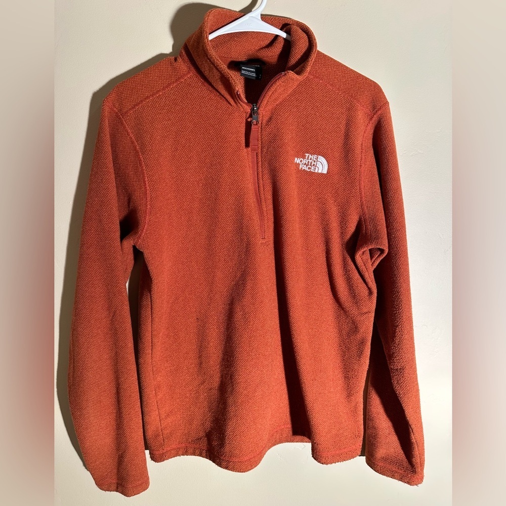 The North Face Men's Small Burnt Orange Quarter Zip Fleece - P2P 20”